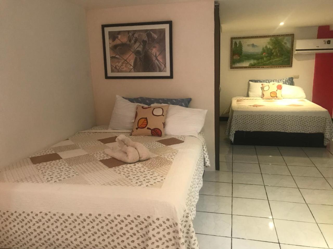 Готель Cabinas Cafe Del Mar Мануель-Антоніо Екстер'єр фото