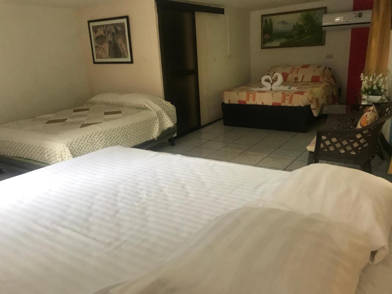 Готель Cabinas Cafe Del Mar Мануель-Антоніо Екстер'єр фото