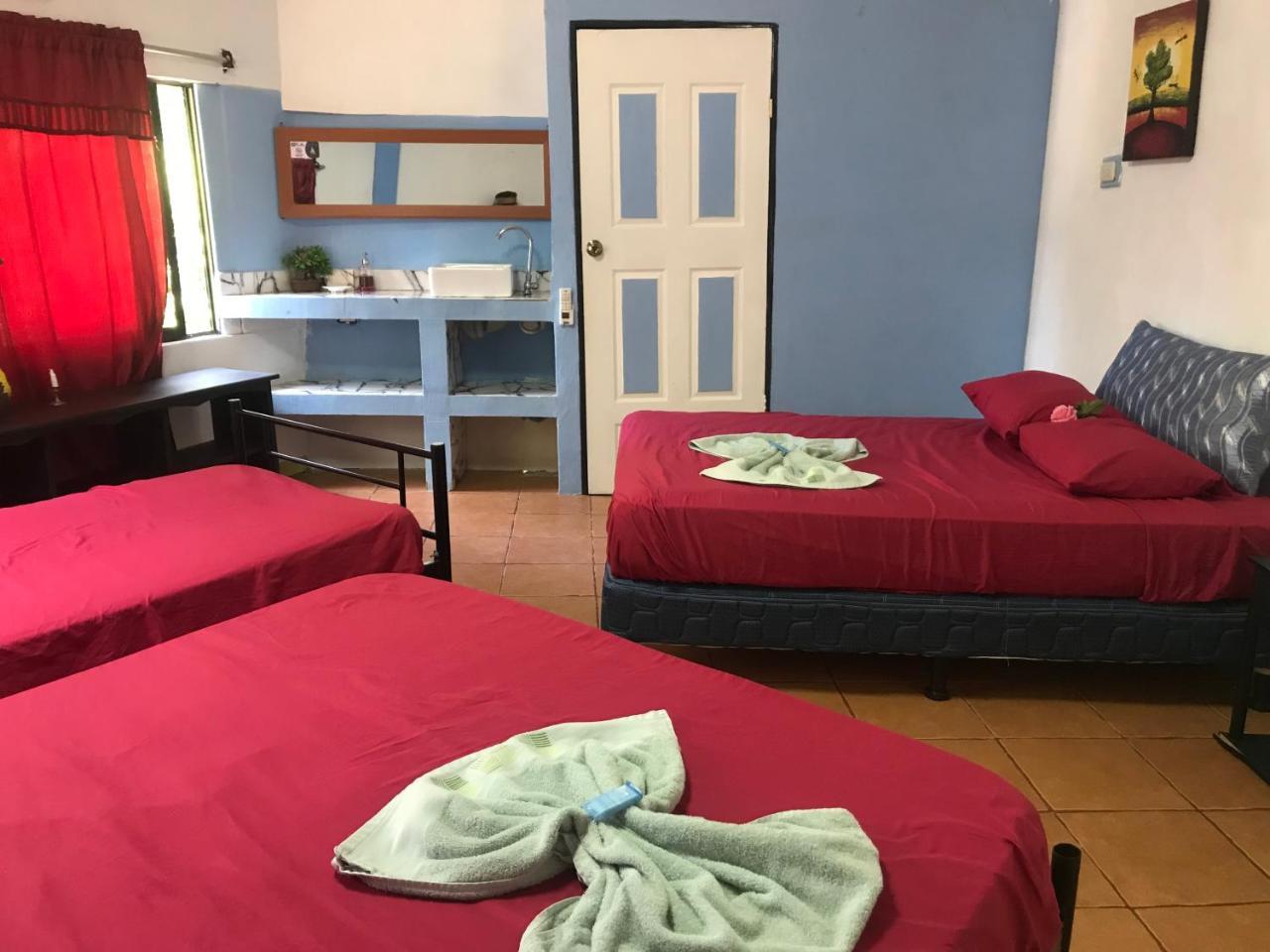 Готель Cabinas Cafe Del Mar Мануель-Антоніо Екстер'єр фото
