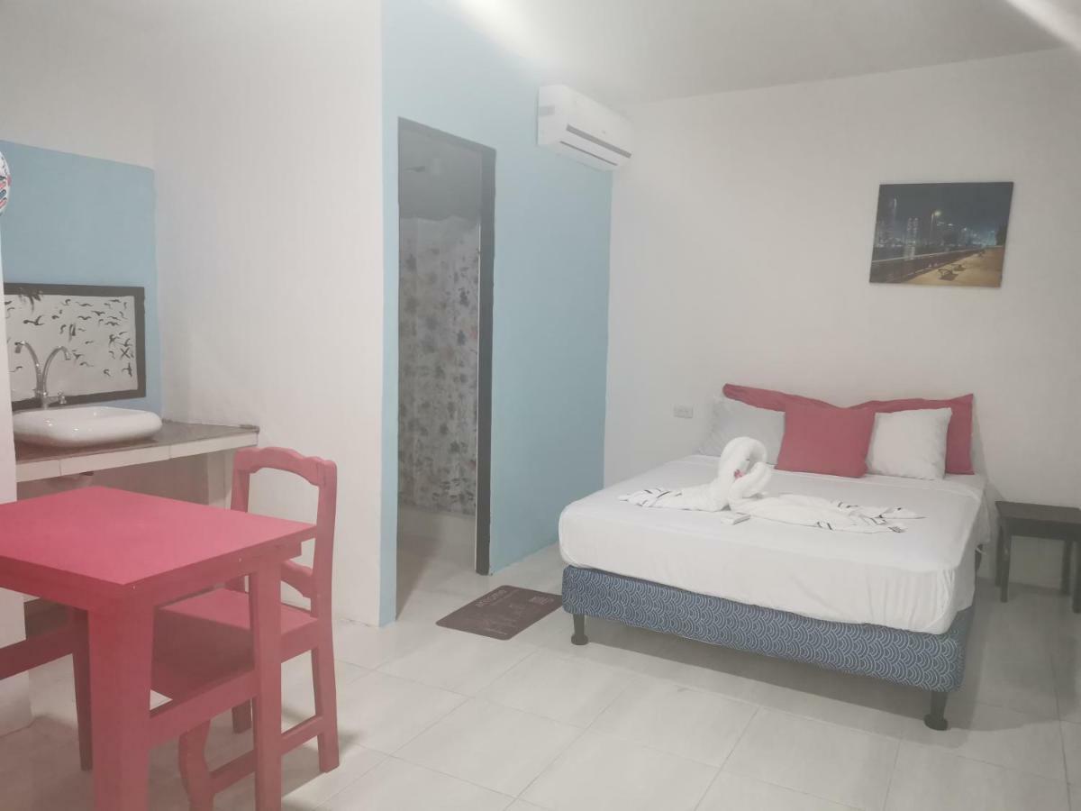 Готель Cabinas Cafe Del Mar Мануель-Антоніо Екстер'єр фото